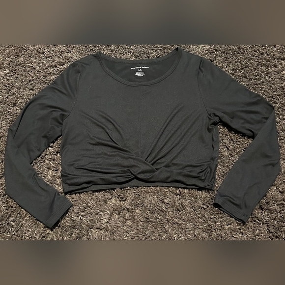 Harmony and Balance Boxy Cropped Black Long Sleeve Activewear Workout Top Sz. Lg - Picture 1 of 4